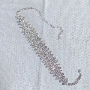 Rhinestone & silver tone necklace